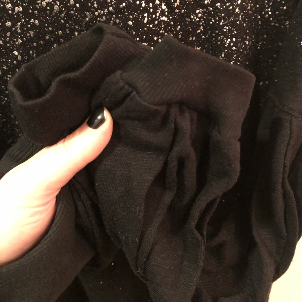 ⛔️SOLD⛔️ Splendid 🖤 Unique Embellished Long-Sleeve Top - Picture 7 of 10